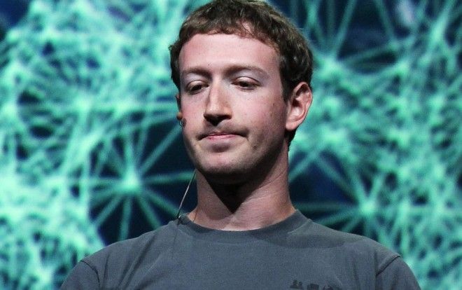 Viết status không ăn thua, Mark Zuckerberg thuê cả quảng cáo trên báo giấy để xin lỗi người dùng