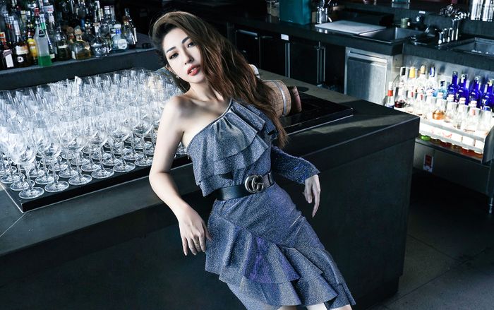 'Bánh bèo' Khổng Tú Quỳnh bất ngờ 'lột xác' với vẻ ngoài sexy