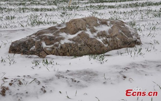 Ngọn núi nhỏ nhất Trung Quốc cao chưa đến 1m, một bước lên tới đỉnh