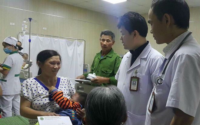 Cháu bé bị bố dượng bạo hành: Bác sĩ điều trị nói gì?