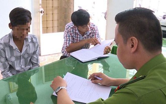 Bé gái 11 tuổi chống cự quyết liệt, thoát khỏi 'yêu râu xanh'