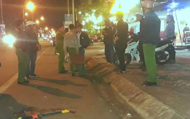 Mâu thuẫn trên facebook, 3 thiếu niên 16 tuổi bị truy sát