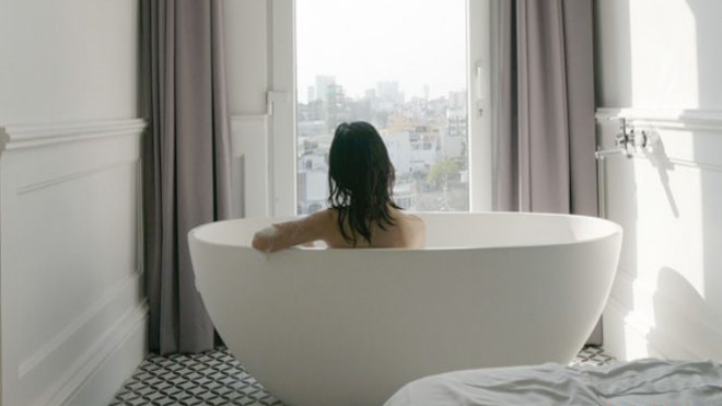 Khách sạn bồn tắm lộ thiên nhìn ngắm toàn Sài Gòn vô cùng sang chảnh