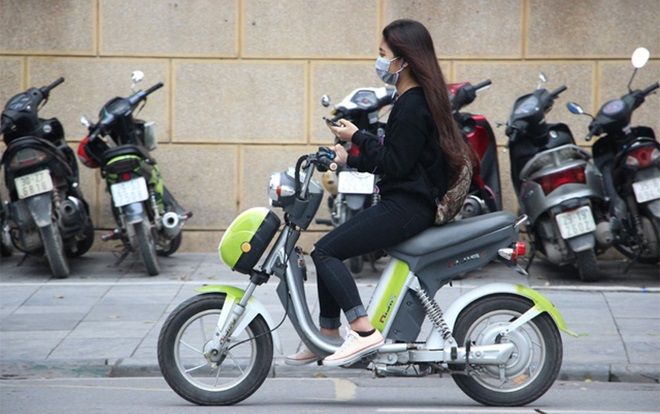 Hà Nội: Sẽ quy định việc học sinh sử dụng Facebook và điện thoại