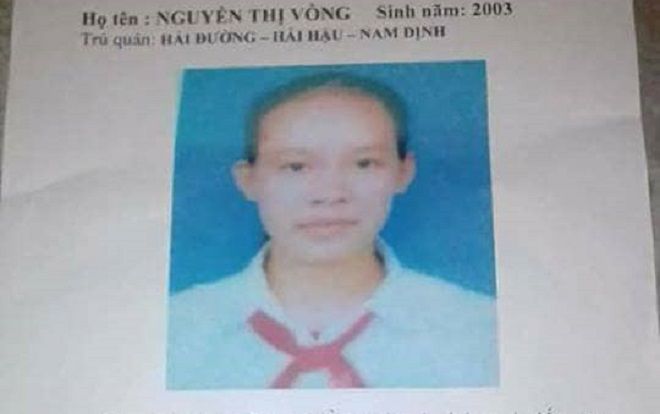 Bỏ đi cùng người đàn ông lạ mặt, nữ sinh bỏ chạy khi thấy người nhà đến tìm