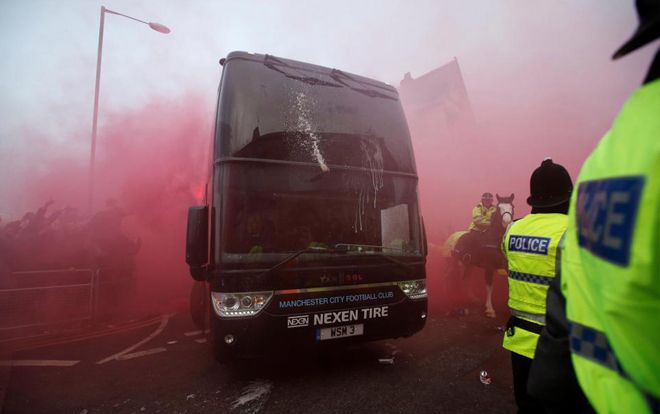 Liverpool thắng Man City nhờ trò bẩn trước trận?