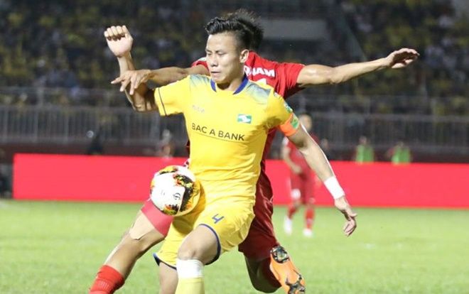 Quế Ngọc Hải và Văn Đức 'nhấn chìm' đội bóng của Công Vinh