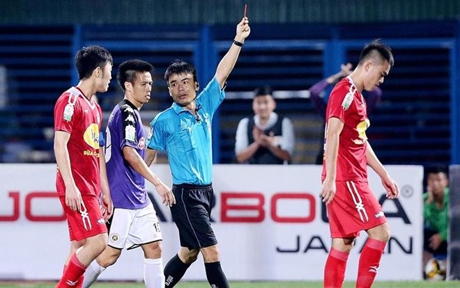 Bầu Đức 'treo giò' cầu thủ đá xấu Duy Mạnh hết giai đoạn 1 V.League 2018