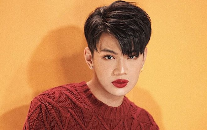 Đào Bá Lộc tự tin 'lăng xê' son đỏ tươi sau một thời gian kết thân với các tông trầm