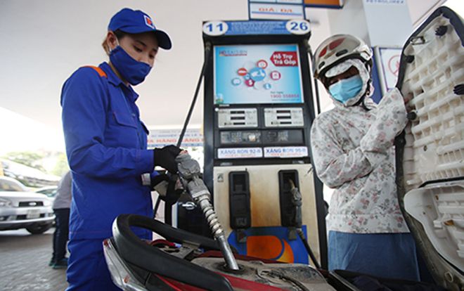 Ngày mai giá xăng có thể tăng mạnh