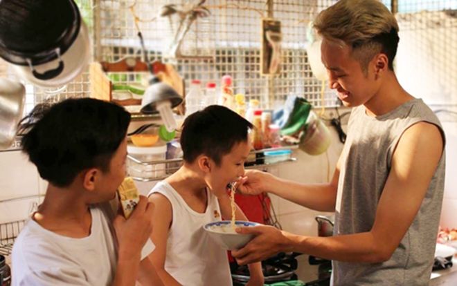 Chàng trai Sài Gòn nuôi ba đứa trẻ nghèo suốt 4 năm