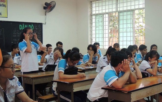 Nữ sinh phản ánh cô giáo 'quyền lực' nhận học bổng 300 triệu đồng