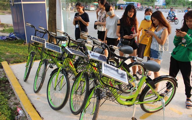 Sinh viên làng ĐH Thủ Đức hào hứng trải nghiệm dịch vụ xe đạp công cộng miễn phí lần đầu tiên có mặt tại Việt Nam