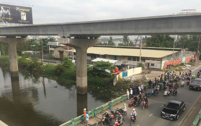 Bị đuổi học, sinh viên 24 tuổi nhảy xuống sông Sài Gòn tự tử