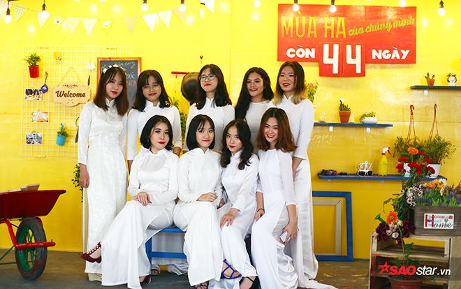 Nữ sinh 'con nhà người ta' trường Ams hội tụ, khoe dáng với tà áo dài thướt tha