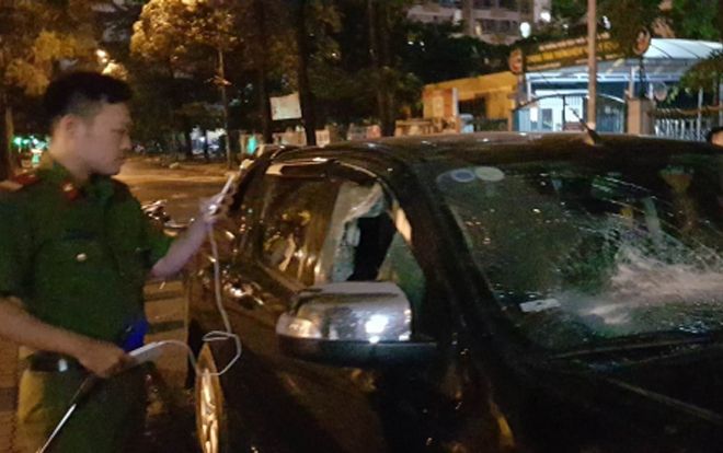 Người đàn ông bị ô tô bán tải kéo lê chưa có người thân đến nhận