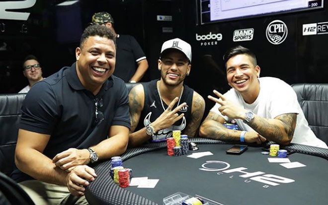 Neymar vùi đầu vào trò chơi ‘đỏ đen’ cùng Ro ‘béo’