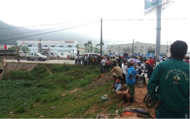 Vợ ngất xỉu khi thấy thi thể chồng đang trong quá trình phân hủy ở đập nước