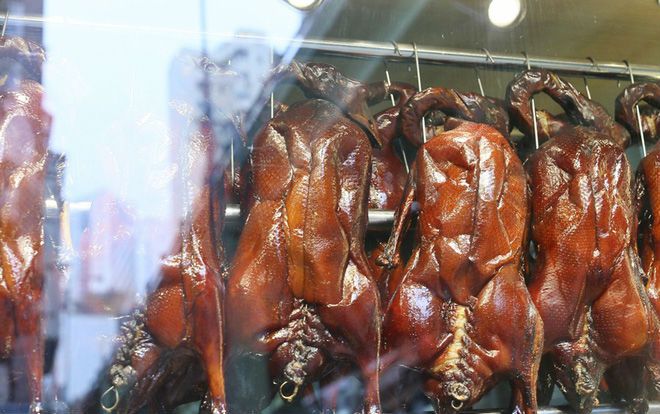 Hàng ngỗng quay có giá bình dân ở Hong Kong nhưng chất lượng không kém cạnh quán sang trọng nào