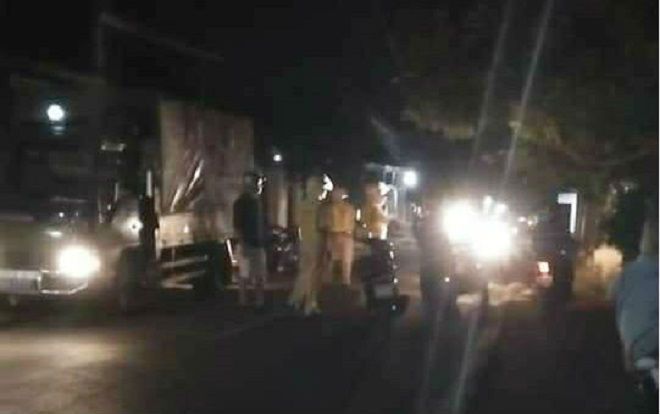 Một CSGT bị chém đứt gần lìa ngón tay khi làm nhiệm vụ