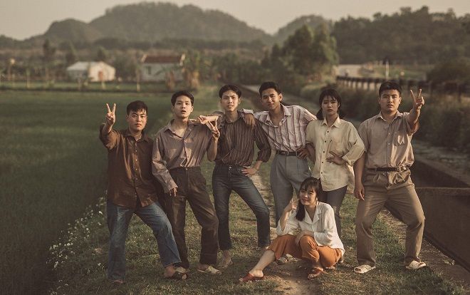 Bộ ảnh kỷ yếu 'không đụng hàng' tái hiện 'tháng năm rực rỡ' của thế hệ 8X, 9X