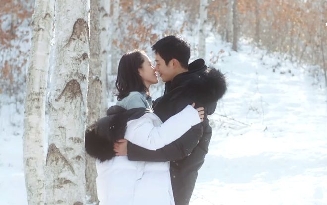 Tập 6 'Chị đẹp': Ghen tỵ với nụ hôn ngọt lịm của Son Ye Jin - Jung Hae In trên đồi tuyết trắng
