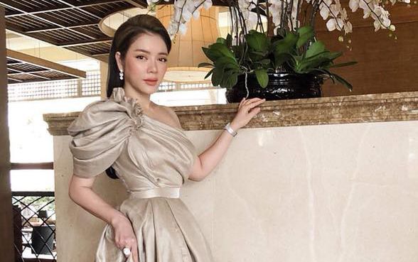 Không cần đến cư dân mạng, Lý Nhã Kỳ 'tự khai' lý do khiến gương mặt biến dạng