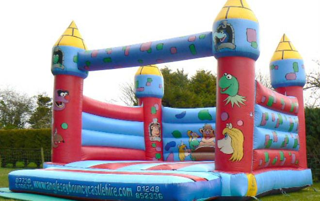 Gió to thổi bay nhà phao, bé gái 7 tuổi chết thảm