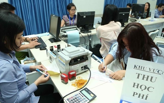 Sinh viên phản ánh trường ĐH Khoa học Xã hội & Nhân văn TP HCM thu học phí mập mờ