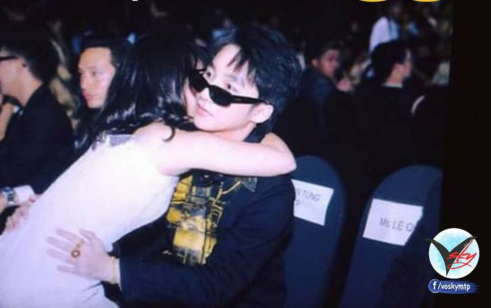 Fan 'phẫn nộ' đòi tìm ra người phụ nữ 'cưỡng ôm' khiến Sơn Tùng M-TP ngơ ngác