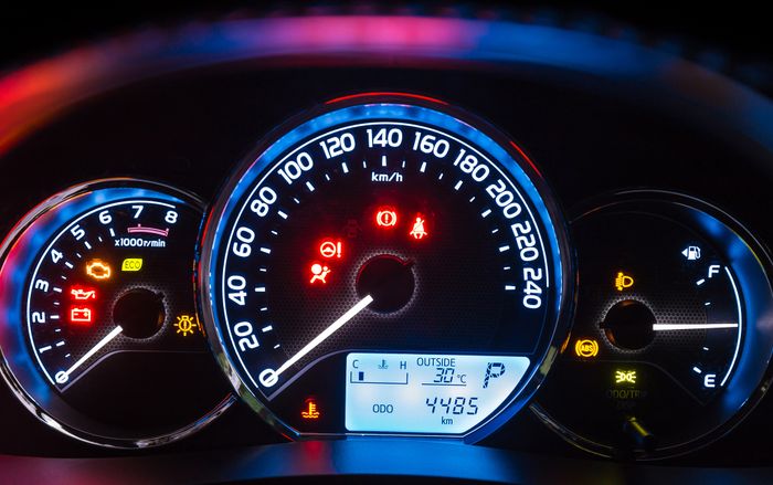 Hiểu tường tận ý nghĩa tất tần tật các loại đèn báo trên xe hơi