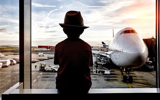 Cậu bé 12 tuổi một mình từ Australia tới Bali, nghỉ resort hạng sang