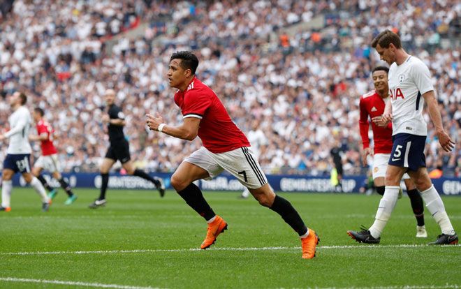 Toàn cảnh Man United ngược dòng hạ Tottenham, cân bằng kỷ lục của Arsenal