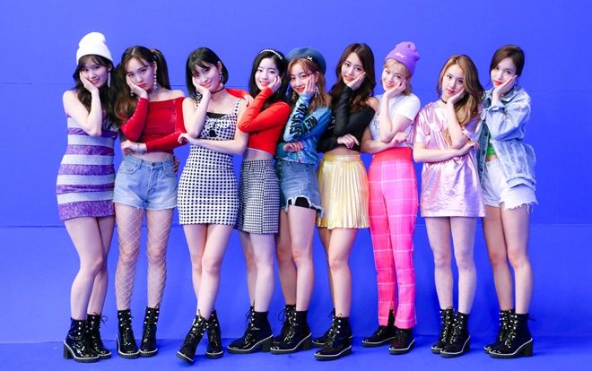 'Trận chiến' giữa 3 'ông lớn' Kpop tuần qua: TWICE vẫn chưa tìm được đối thủ