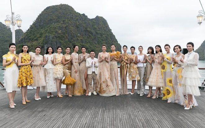 BST ngọc trai được thiết kế riêng là điểm nhấn hoàn hảo và đặc biệt cho BST mới của Lê Thanh Hòa