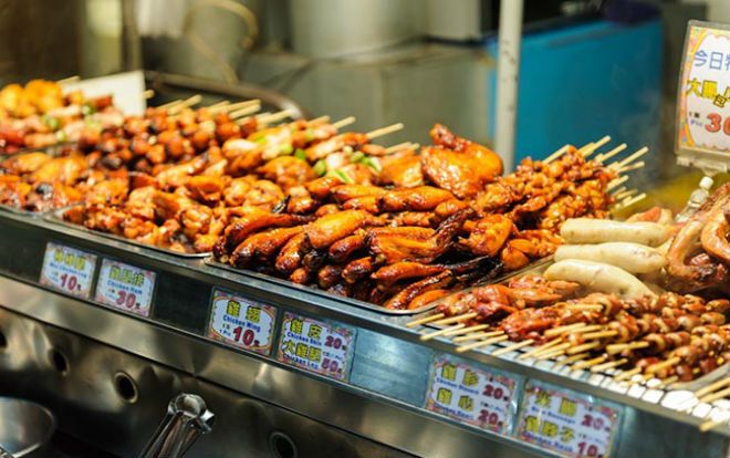Việt Nam lọt top 10 quốc gia khiến du khách chỉ muốn ăn và ăn suốt ngày