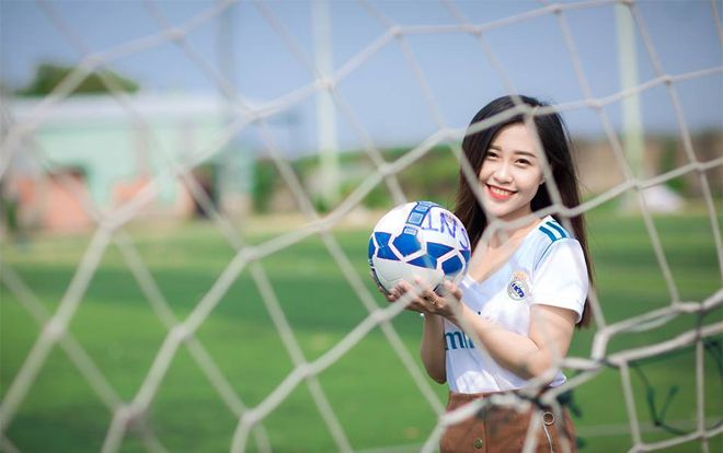 Hotgirl Nhật Oanh dự đoán bất ngờ về Ronaldo trước thềm đại chiến