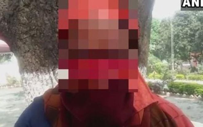 Cha 'tặng' con gái cho bạn cưỡng hiếp suốt 18 tiếng vì… ngứa mắt