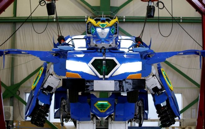 Sốc với robot có thể biến hình thành siêu xe như trong phim Transformer