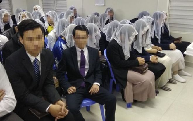 Hội Thánh Đức Chúa trời: Sự thật bất ngờ về loại nước thánh màu đỏ