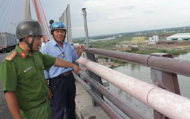 Người phụ nữ 4 lần tự tử bất thành vì lần nào cũng được can ngăn kịp thời