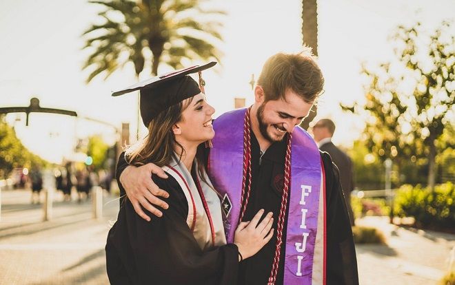 Diễn văn tốt nghiệp của tác giả Harry Potter: 'Đời người như một câu chuyện, không cần dài, chỉ cần tốt'