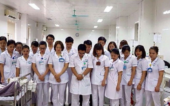 Sự cố chạy thận ở Hòa Bình: 'Mong linh hồn người quá cố được siêu thoát và nhận từ tập thể khoa 1 lạy'