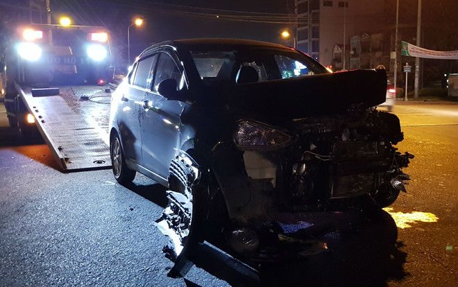 Gây tai nạn, cán bộ ngân hàng bị dân đánh bầm tím mặt do cố tình tháo chạy và buông lời thách thức