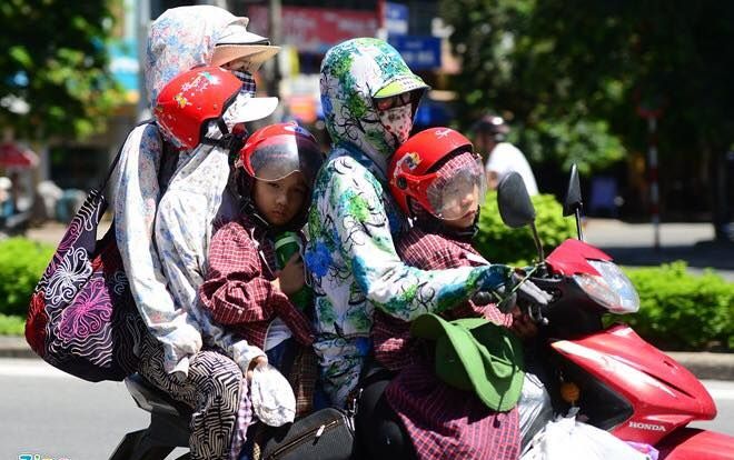 Nắng nóng diện rộng phủ khắp 3 miền, người dân cả nước than trời vì ngộp thở