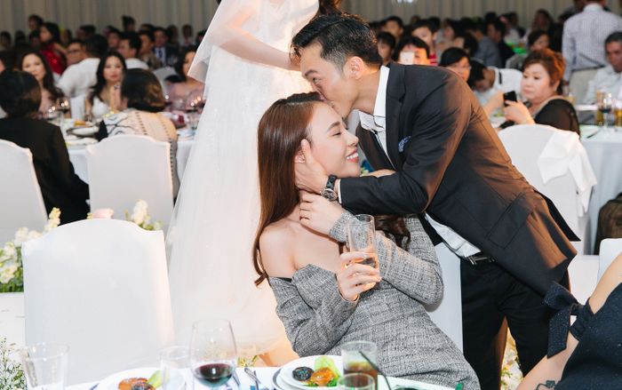 Sau nụ hôn ngọt ngào, Cường Đô La hứa mang đến hạnh phúc cho Đàm Thu Trang