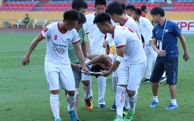 Bóng đá trở thành 'nghề nguy hiểm' ở Việt Nam