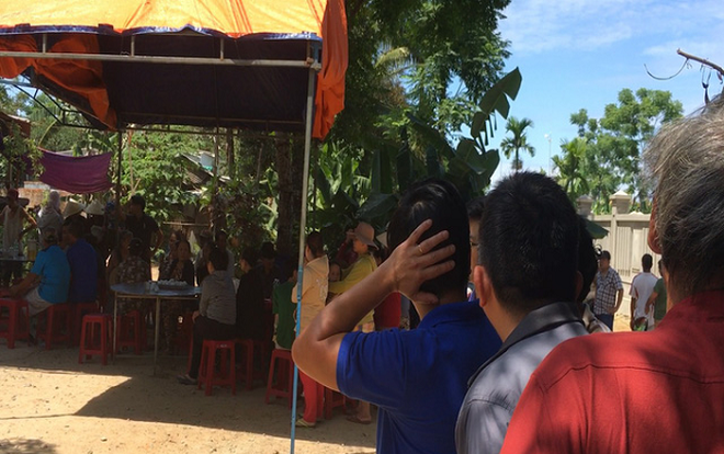 Không được đưa tiền tiêu xài, cụ ông 81 tuổi dùng cây gỗ đánh vợ tử vong