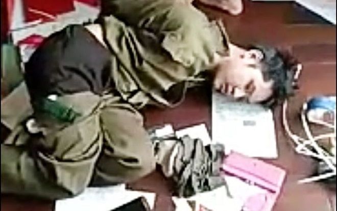 Bị bắt giữ sau khi dùng dao khống chế phụ nữ và trẻ con, đối tượng khai mình là thạc sĩ