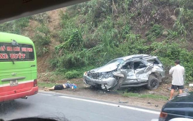 Tai nạn kinh hoàng khiến 4 người thương vong, tài xế mắc kẹt trong ca bin suốt 2 giờ